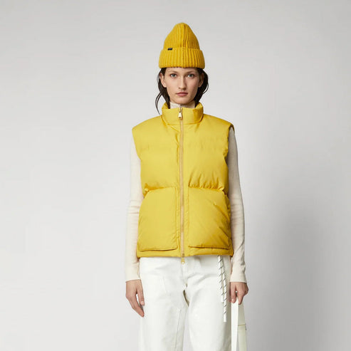 Sleeveless yellow jacket