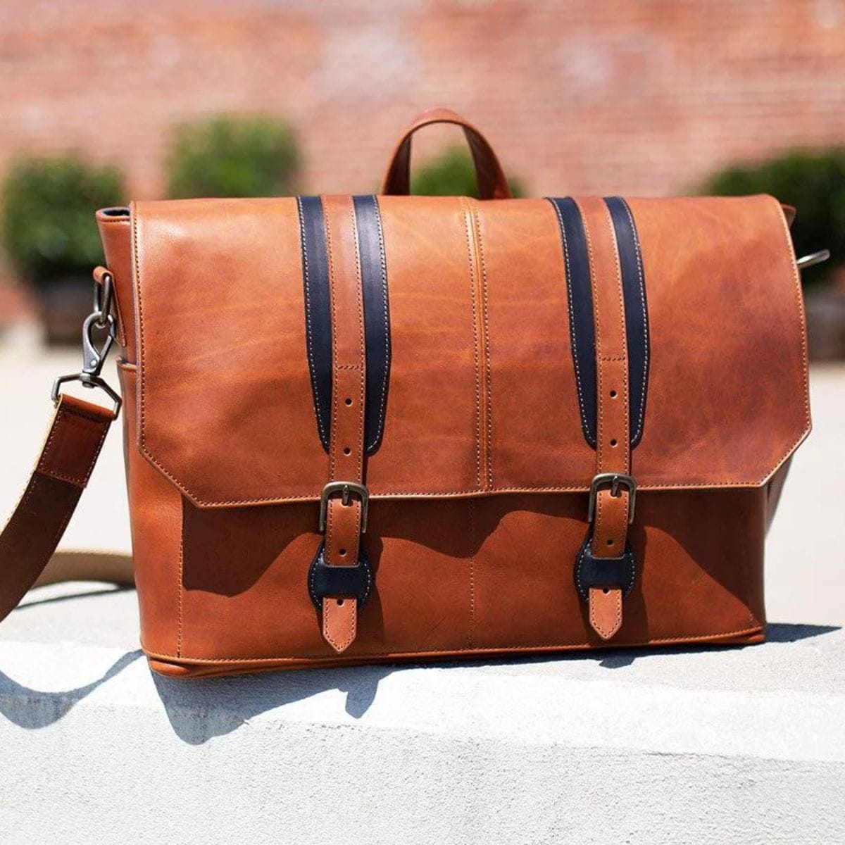 Artisan Leather Messenger Bags – Handcrafted Elegance for Work & Travel