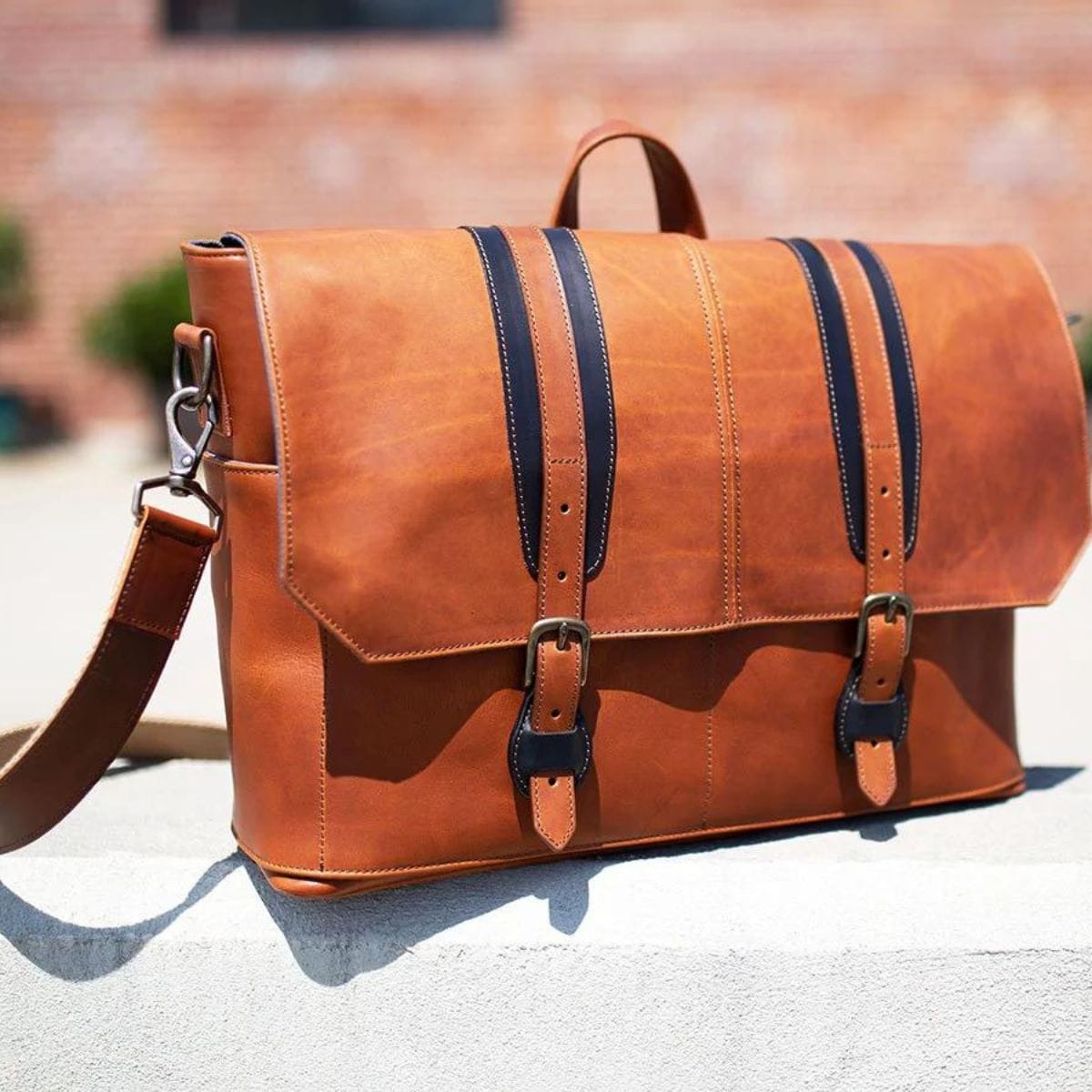 Artisan Leather Messenger Bags – Handcrafted Elegance for Work & Travel