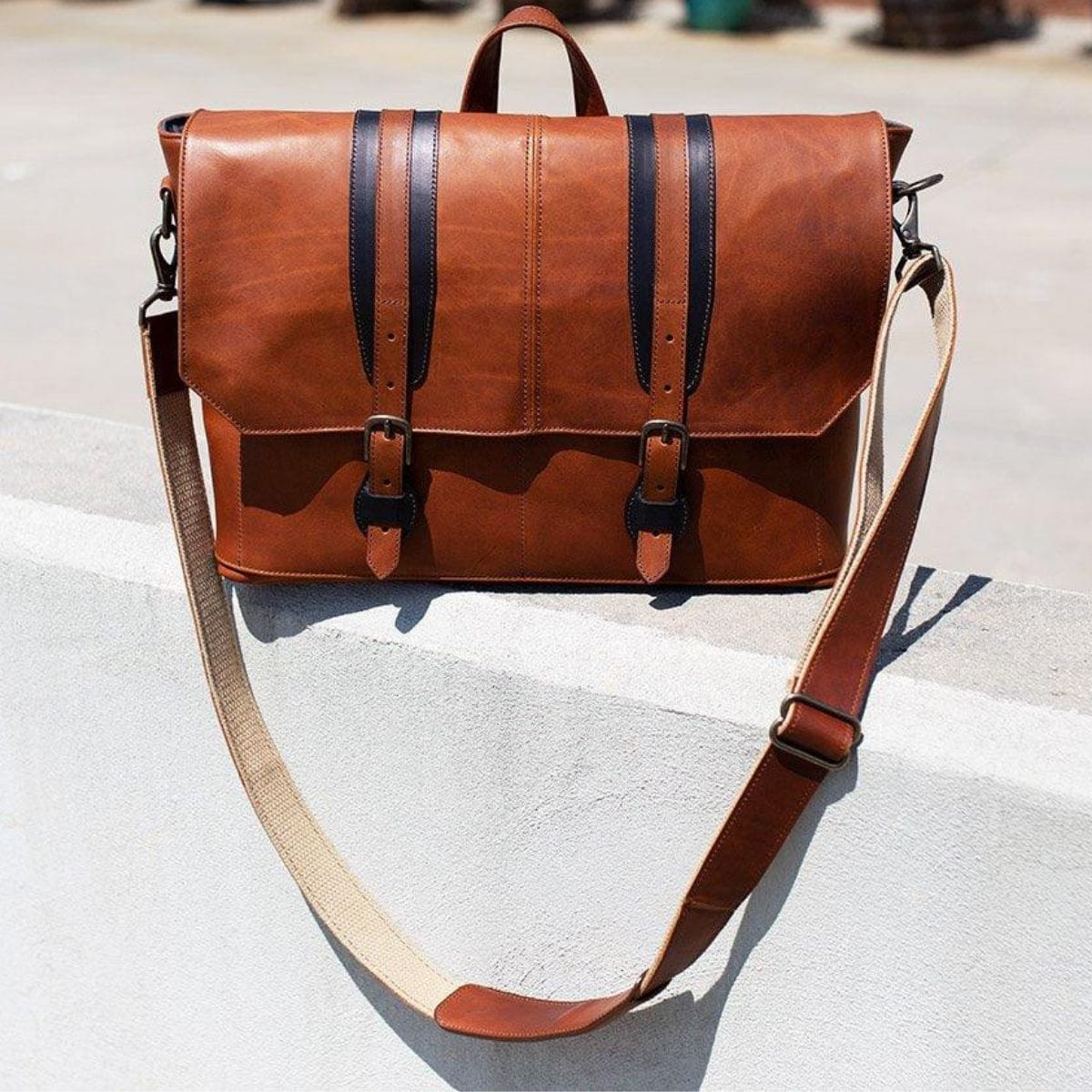 Artisan Leather Messenger Bags – Handcrafted Elegance for Work & Travel