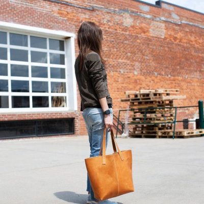 Cuyana Classic Easy Leather Tote Bag