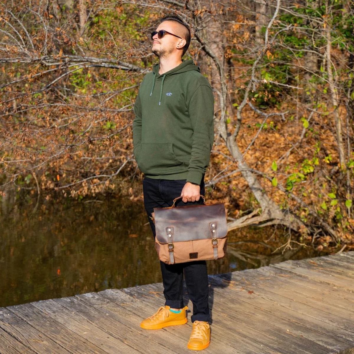 EliteCraft Perfect Leather Messenger Bag – Executive Class Meets Everyday Function