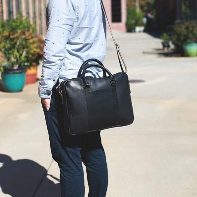 Midnight Noir Leather Messenger Bag – Bold Minimalism in Premium Leather