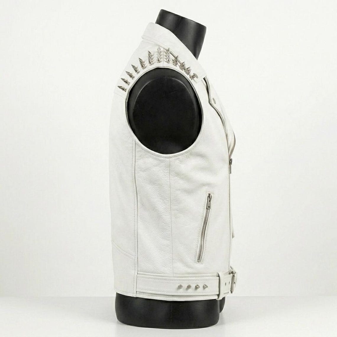 Side profile of men’s white motorcycle leather vest